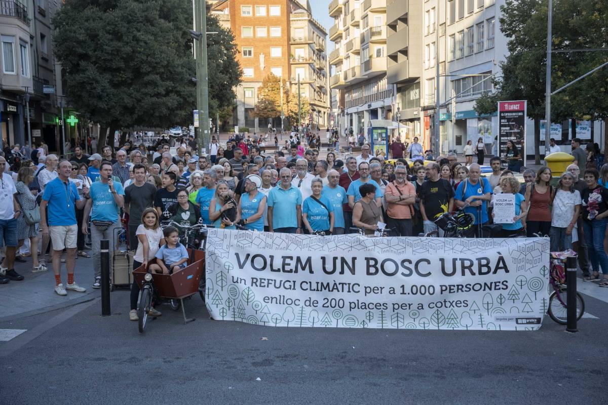 La protesta ha estat convocada per l’Associació per la Defensa i l’Estudi de la Natura (ADENC) i BiTer - NEBRIDI ARÓZTEGUI La protesta ha estat convocada per l’Associació per la Defensa i l’Estudi de la Natura (ADENC) i BiTer