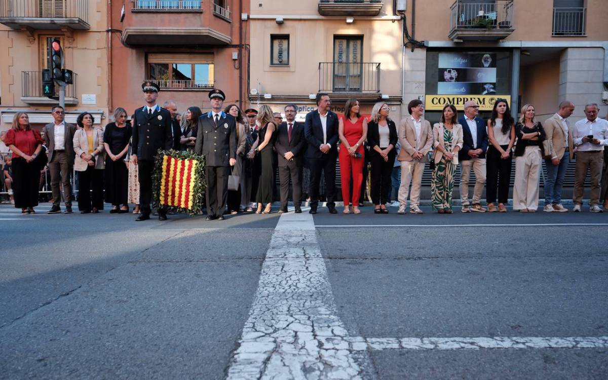 Ofrena floral per la Diada de Catalunya 2026 a Vic. - Oriol Clavera