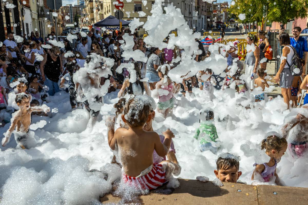 El canó d’escuma de la Festa Major de la Plana del Pintor - JUANMA PELÁEZ El canó d’escuma de la Festa Major de la Plana del Pintor