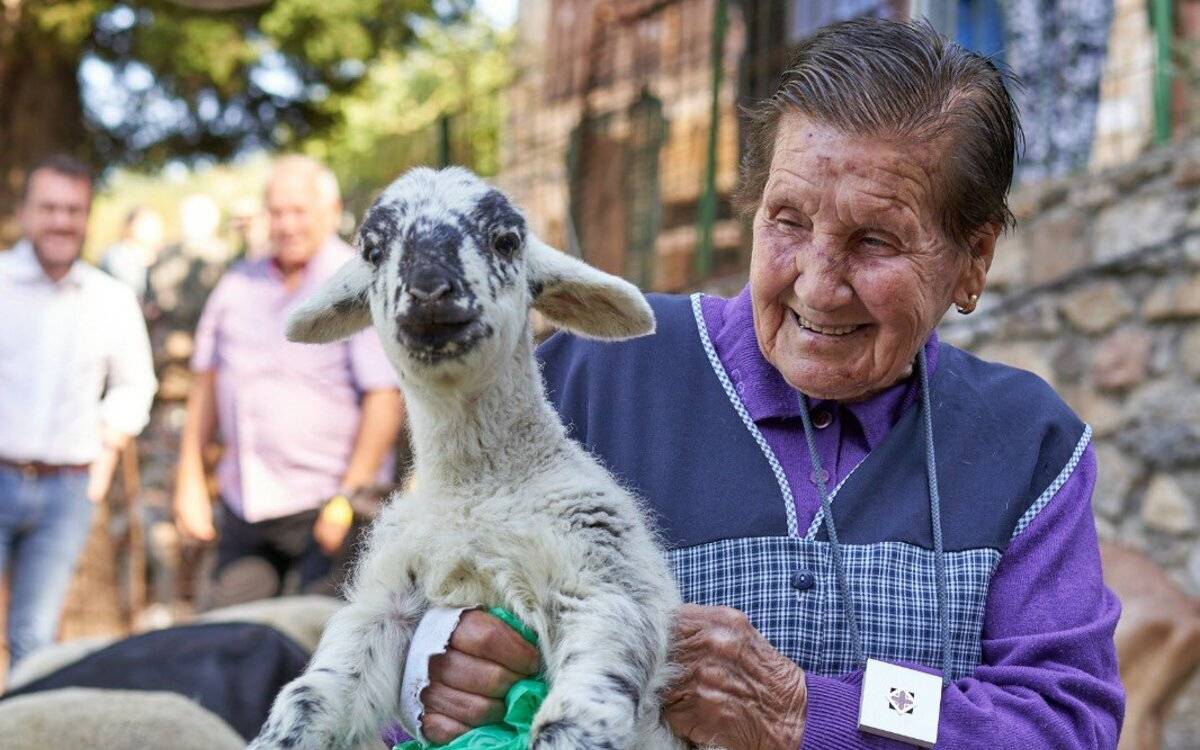 Mor Marina Vilalta, la pastora en actiu més longeva de Catalunya, als 99 anys