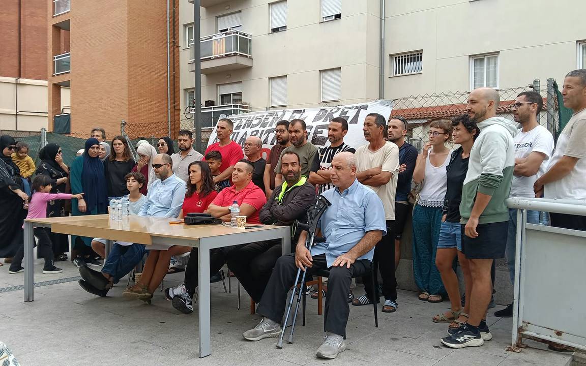 Denuncien una allau de desnonaments als blocs de pisos del carrer Òmnium Cultural de Vic
