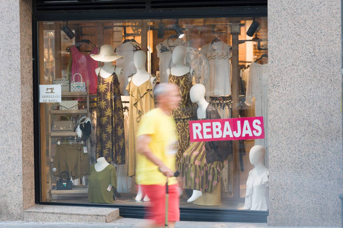 Unes rebaixes d'estiu tocades per la calor a Sabadell: 