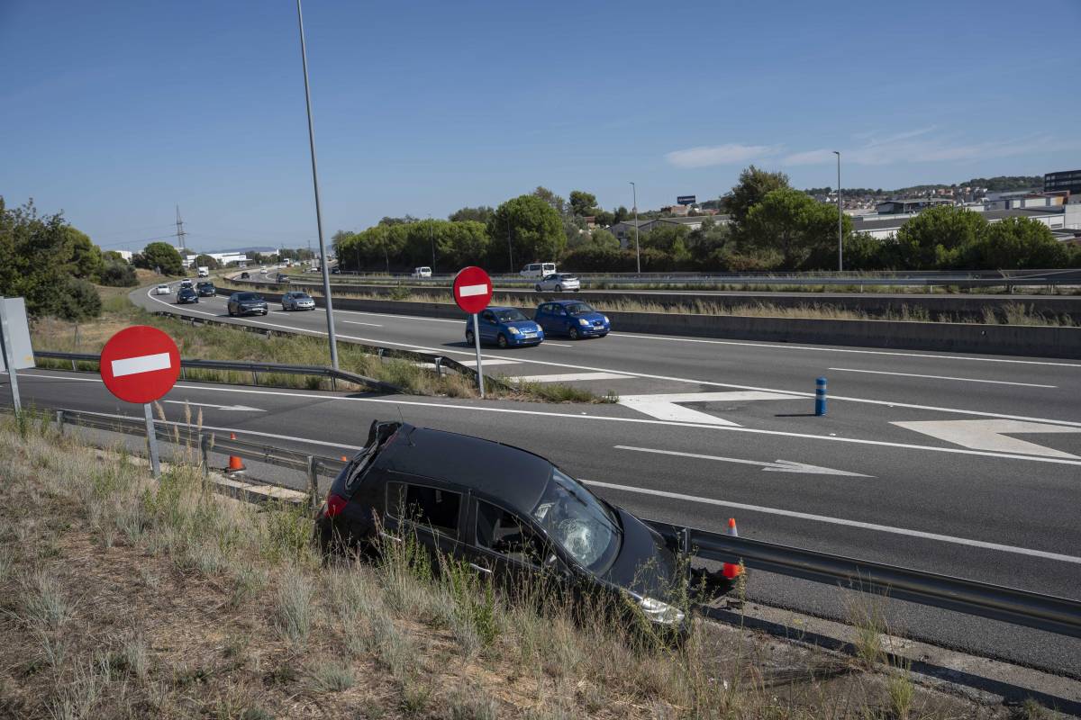 Les incògnites sobre el cotxe abandonat a la C-58: d’on ha sortit i quan el retiraran?