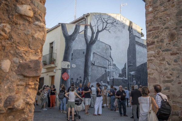 Estrenat el nou mural a l'Antic Poble de Sant Pere: 