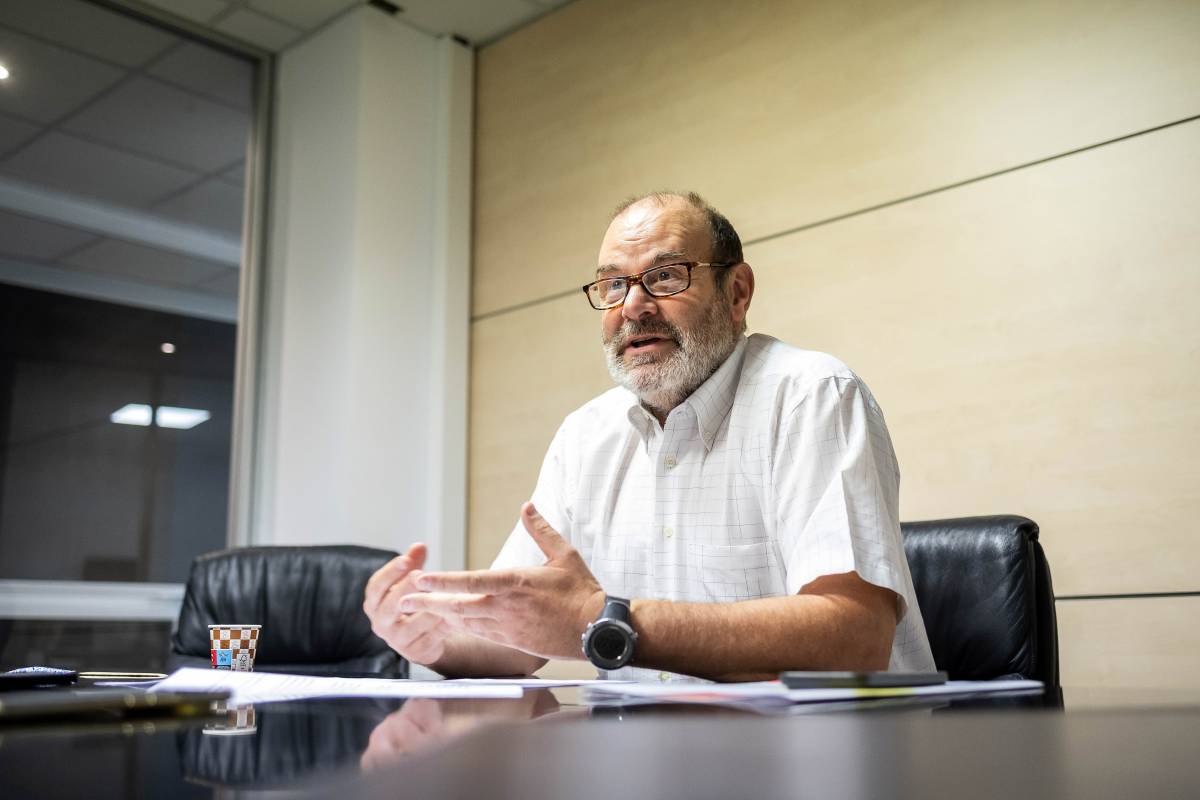 Òscar Escuder President de Plataforma per la Llengua - Hugo Fernández Òscar Escuder President de Plataforma per la Llengua