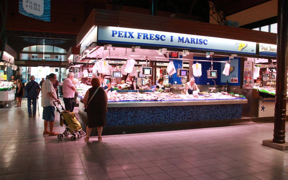 El Mercat Central de Tarragona reobre portes després de la mort d'un treballador de manteniment