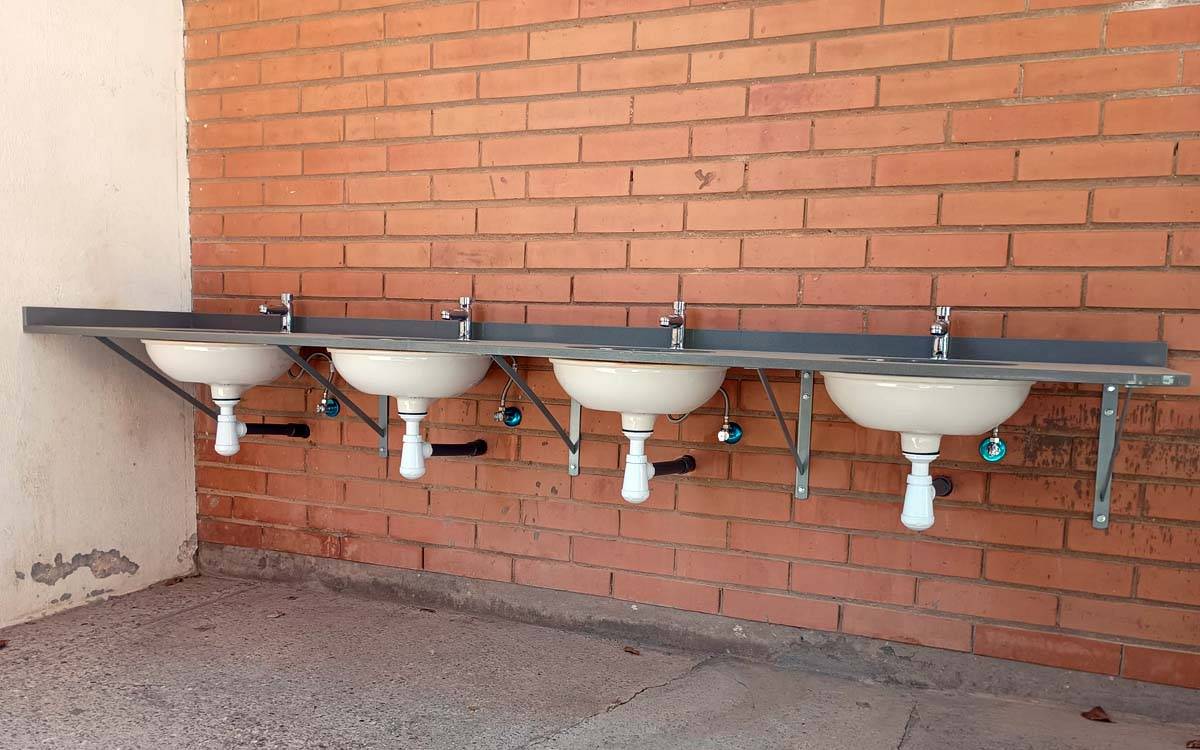Sant Fruitós renova els lavabos de la planta baixa de l'escola Monsenyor Gibert