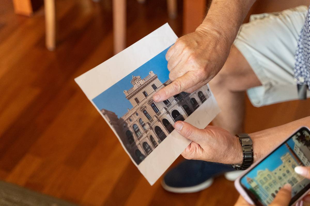 Casimiro Sevilla fotografia l`Ajuntament de Sabadell per a elaborar la pintura