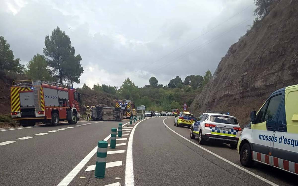 Un cotxe bolca a la C-58 a Castellbell i el Vilar sense provocar ferits
