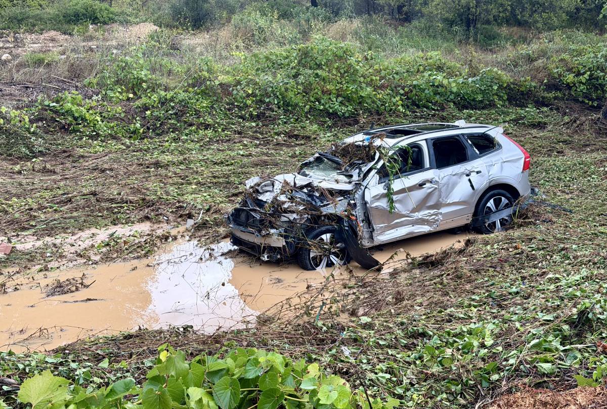 Troben mort un conductor arrossegat per la riuada a Olivella