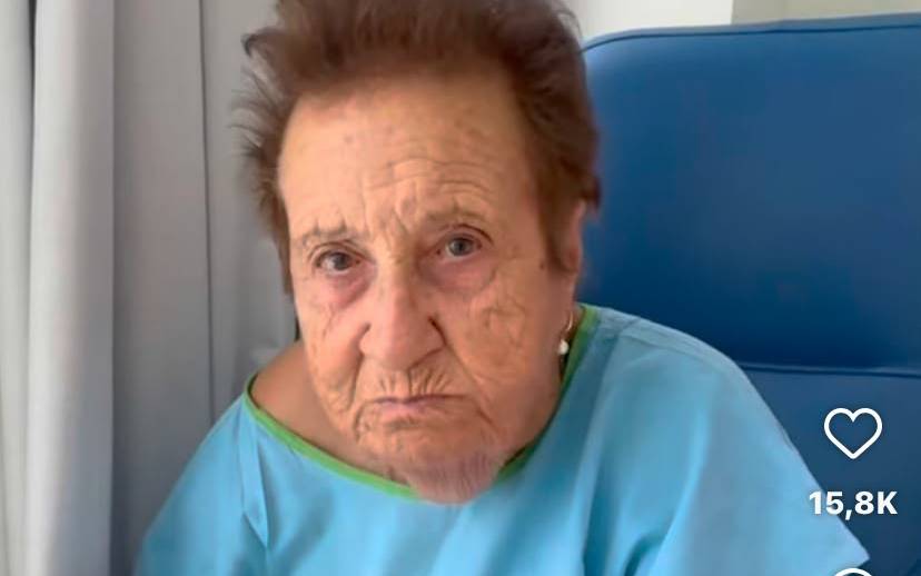 La iaia Angeleta, ingressada a l'Hospital de Vic: «No tot són flors i violes als 95 anys»