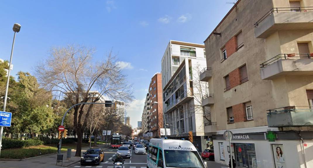 Mor un motorista de 34 anys en un accident de trànsit amb un taxi a Barcelona