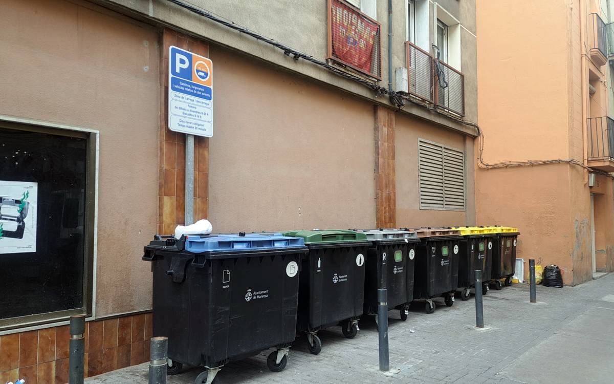 Junts per Manresa reclama revisar els contenidors massa a prop dels habitatges per prevenir incendis