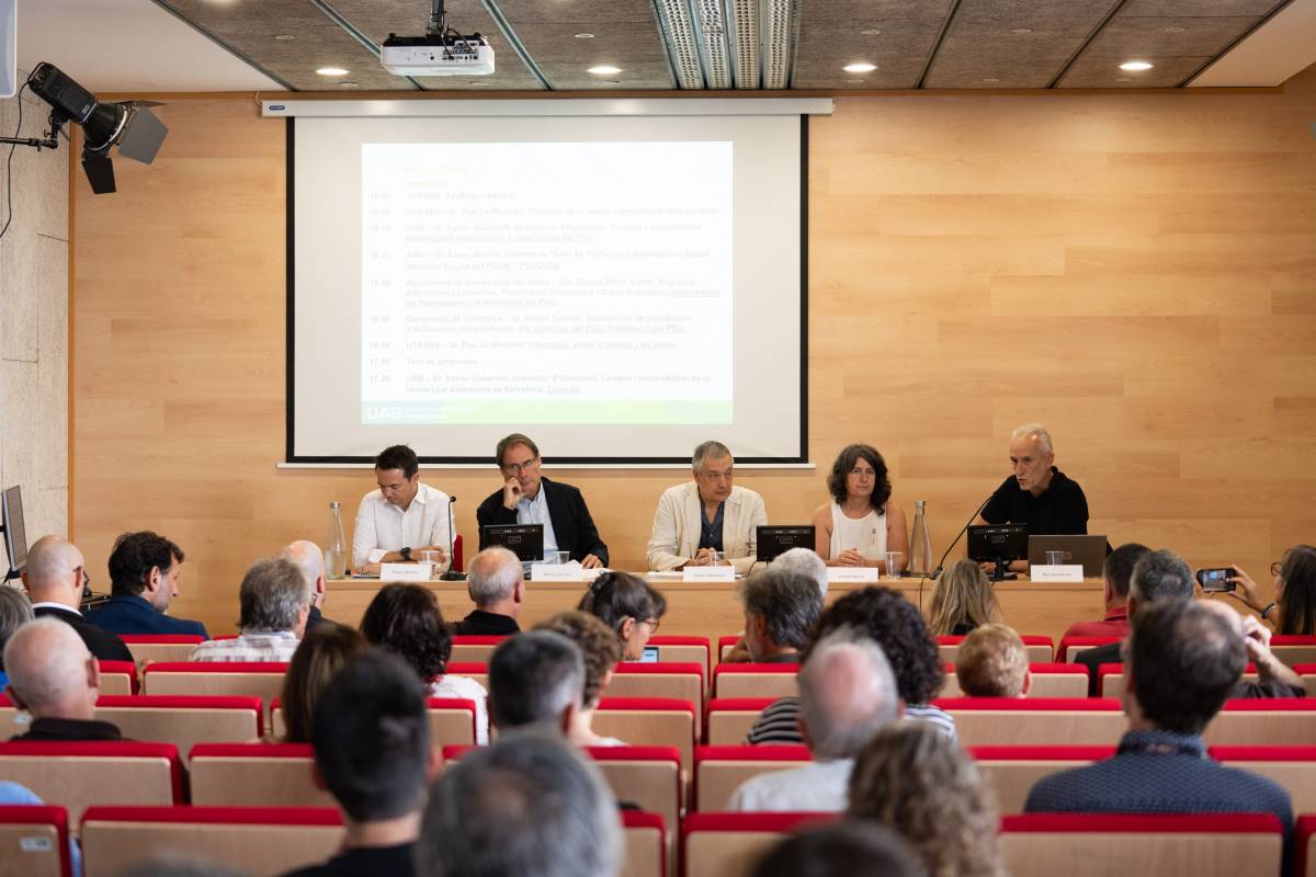 Acte a la UAB sobre el futur PDU del campus de Bellaterra - David Chao Acte a la UAB sobre el futur PDU del campus de Bellaterra