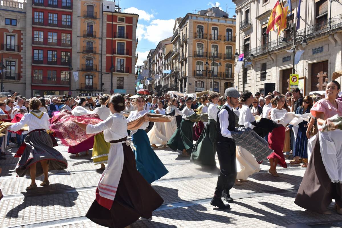 Alcoi reviu l'esplendor modernista al ritme de la música de Gonzalo Barrachina