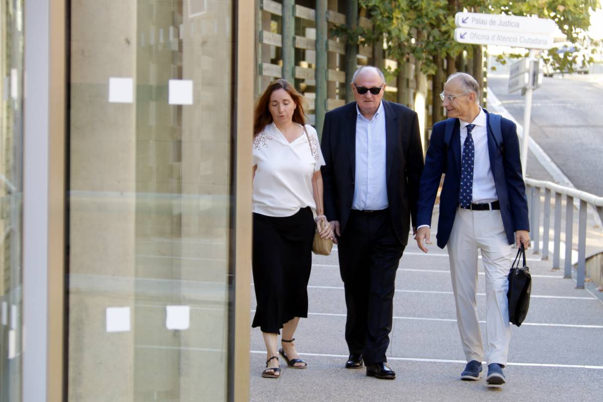 Directius de MJ Gruas haurien admès el pagament de comissions a l’excap de carreteres 