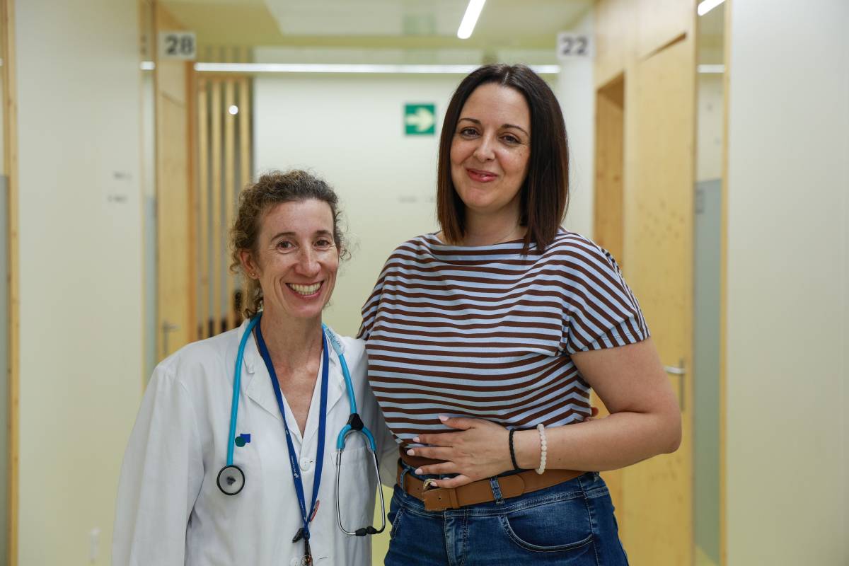 El fill de la Lídia, diagnosticat amb una síndrome rara, podrà provar una teràpia premiada de Sabadell
