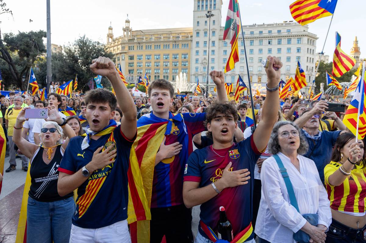 Joves a la manifestació independentista de la Diada - Hugo Fernández