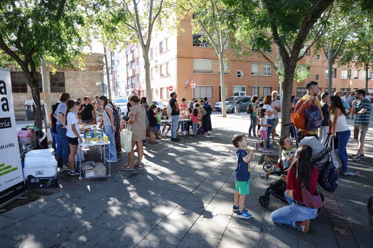 Activitats al barri de Covadonga durant el Park(ing) Day - VÍCTOR CASTILLO Activitats al barri de Covadonga durant el Park(ing) Day