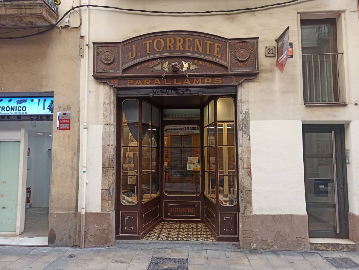 La botiga de parallamps més antiga del món al cor del Raval