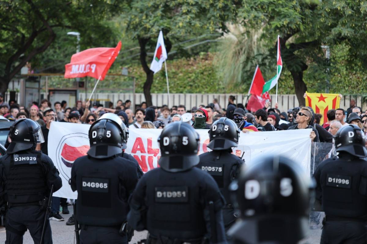 Els Mossos blinden Vox a Barcelona davant les protestes antifeixistes