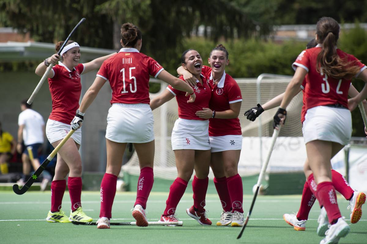 L’equip femení del CD Terrassa, celebrant un gol en un partit de la temporada passada - Pol Ortega L’equip femení del CD Terrassa, celebrant un gol en un partit de la temporada passada