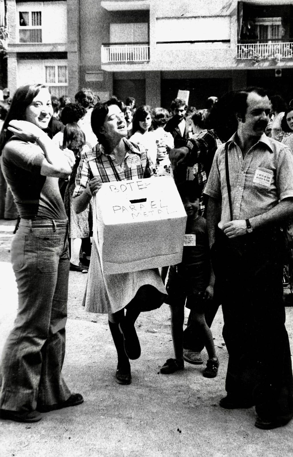 Vaga del Metall. Caixa resistència grup de dones. Tardor 1976 - Autor desconegut (AHS) Vaga del Metall. Caixa resistència grup de dones. Tardor 1976