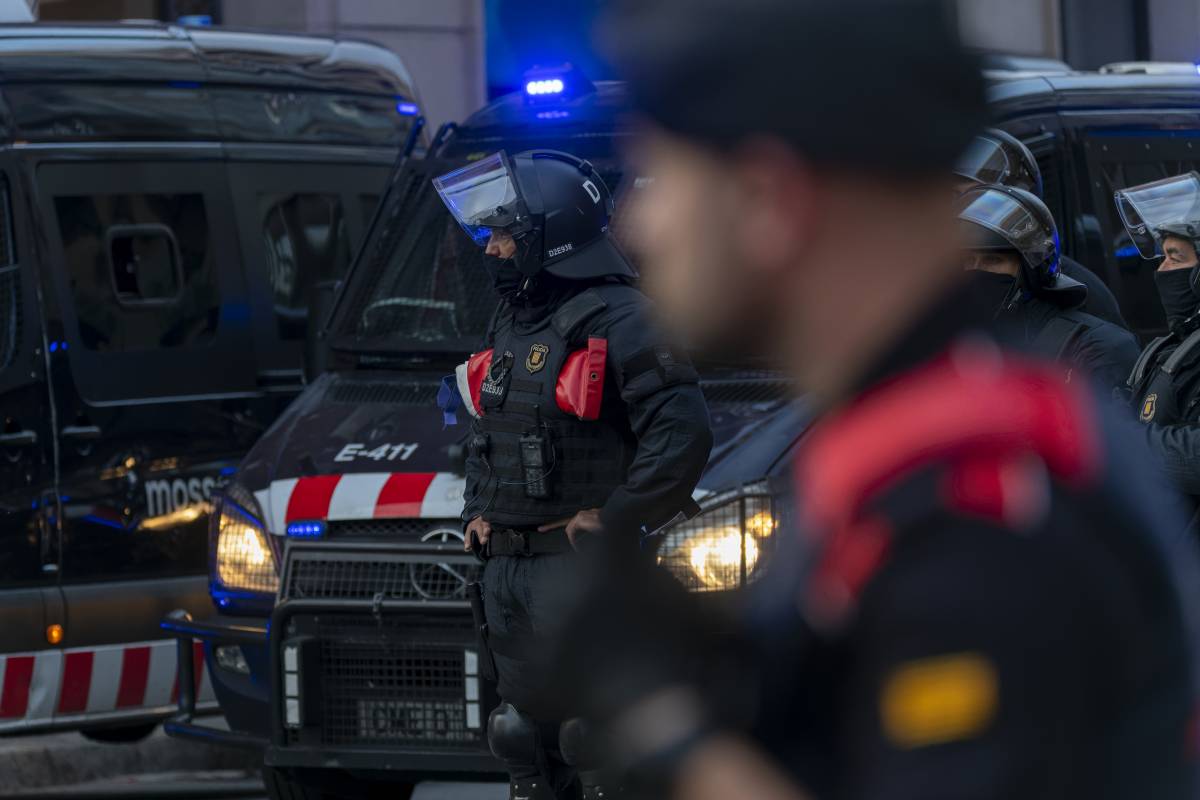 Els Mossos als desnonaments: 713 dotacions d'antiavalots activades en cinc mesos