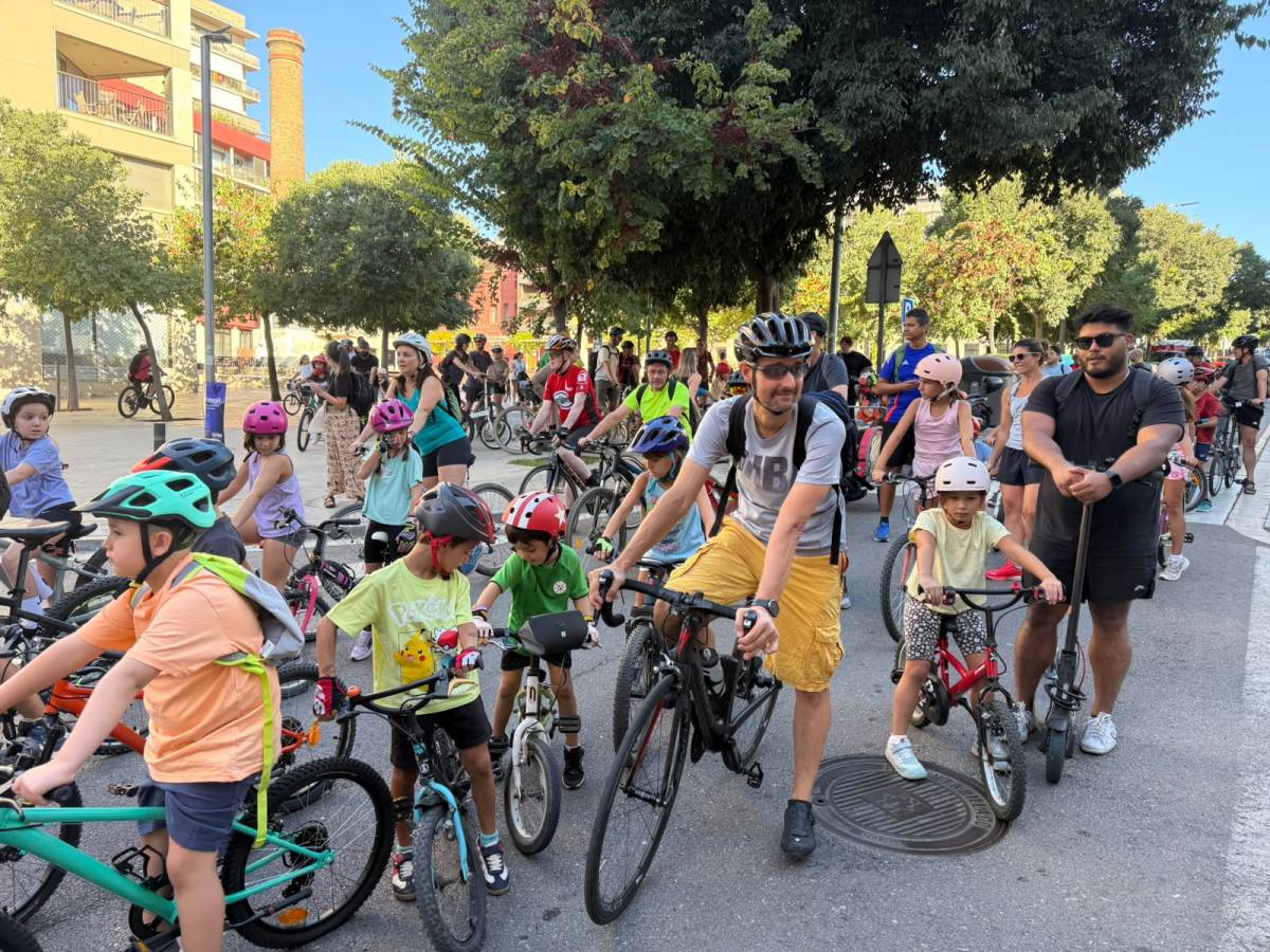 La bicicleta pren els carrers de Terrassa amb la pedalada popular