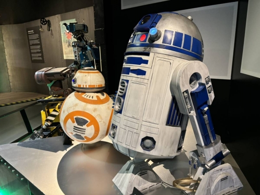 El MNACTEC omple Terrassa de robots per repassar la història de la robòtica