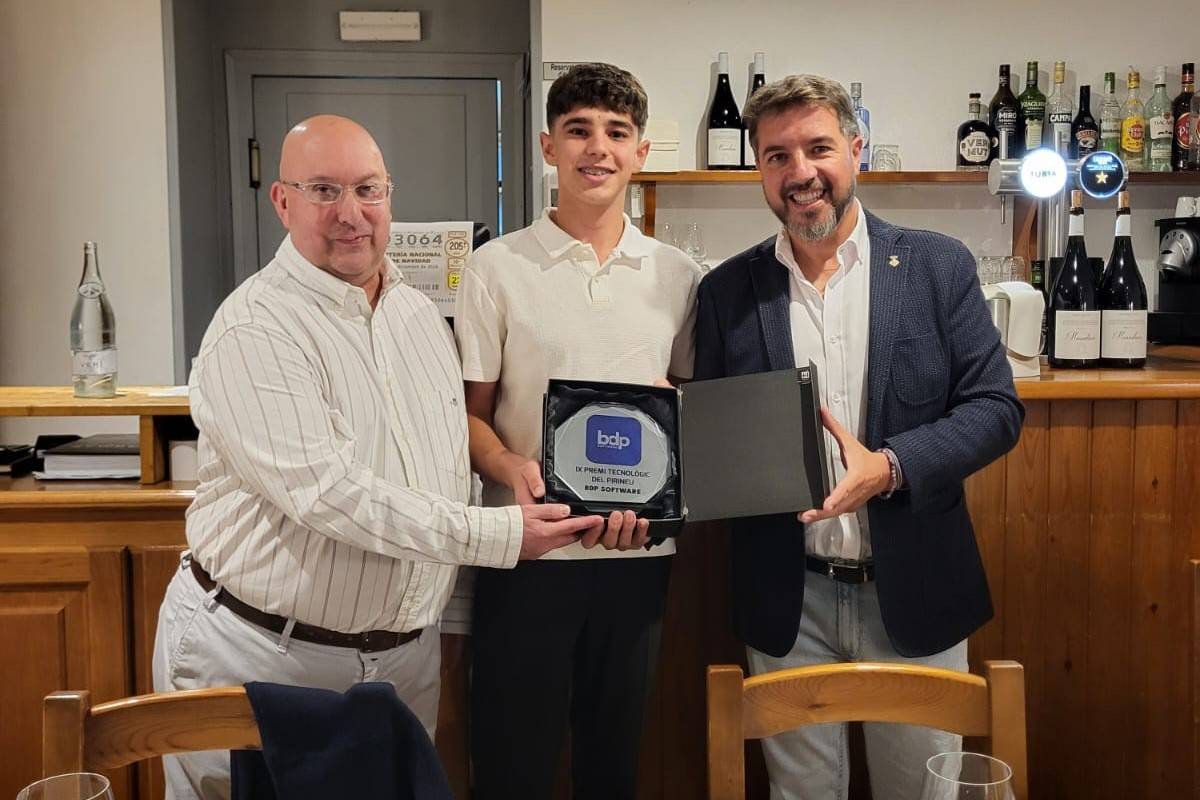 Enric Pensí de l'Escola Arrels de Solsona rep el IX Premi Tecnològic del Pirineu «BDP Software»