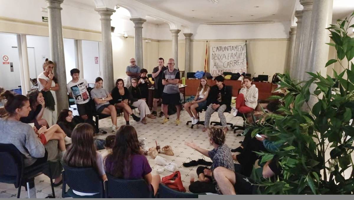 Veïns de Cardedeu proposen un «pacte d'habitatge» després d'ocupar l'Ajuntament