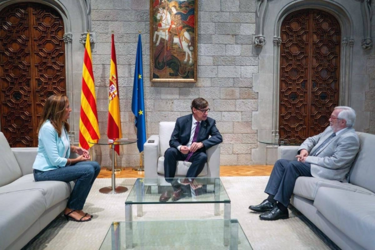 El Govern fixa les bases del debat educatiu receptat per Illa