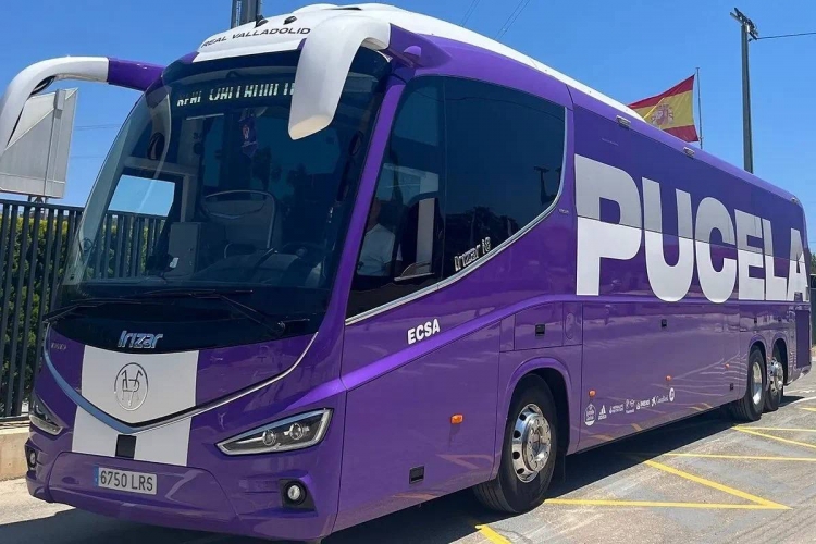 Un menor marroquí travessa l'estret de Gibraltar des de Ceuta amagat als baixos de l'autobús del Reial Valladolid