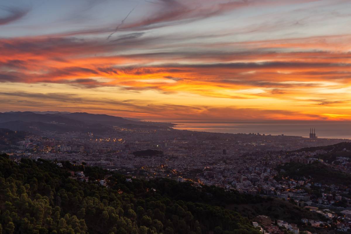 Barcelona bat nou vegades en un mes un rècord de calor establert el 1983