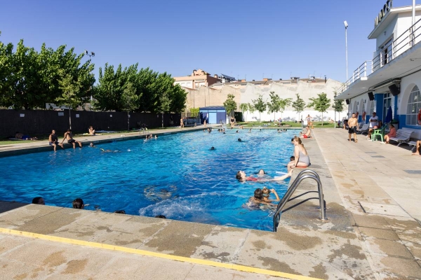 Les altes temperatures disparen un 18% l'afluènica a les piscines de Sabadell