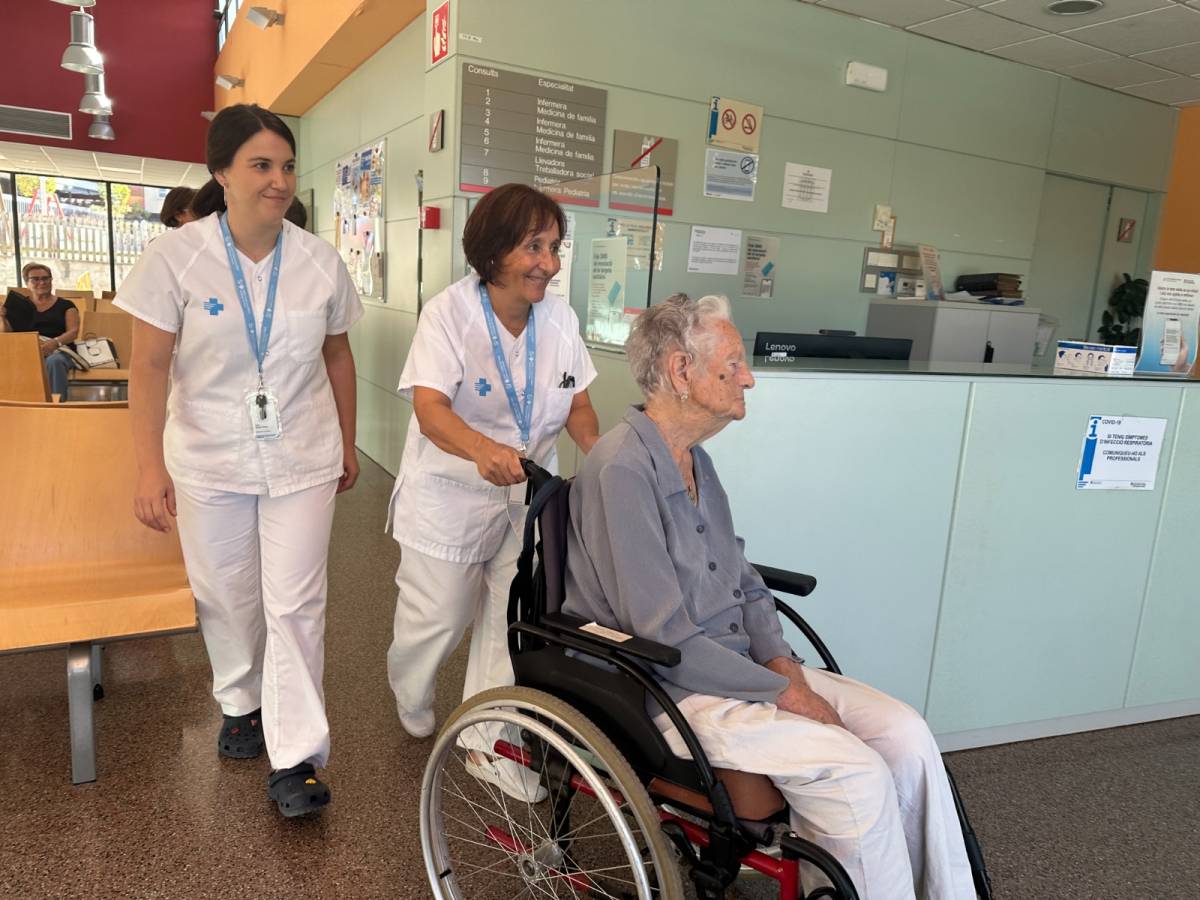 «Mantenir-se connectat a la comunitat també és salut, no tot són pastilles»