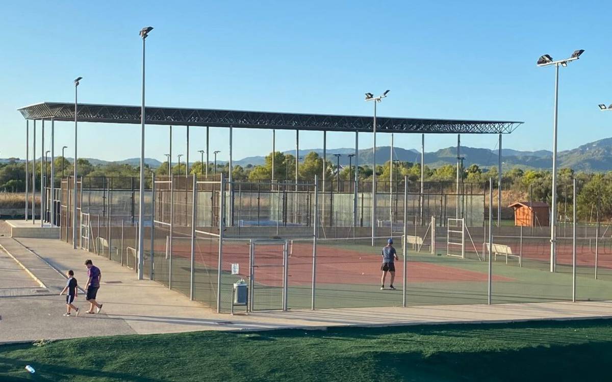 La zona esportiva de l’Ametlla de Mar estrenarà il·luminació, fotovoltaica i millores en la depuració