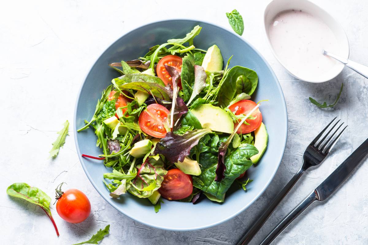 Per què tens la panxa inflada després de menjar? Una nutricionista assenyala els aliments clau