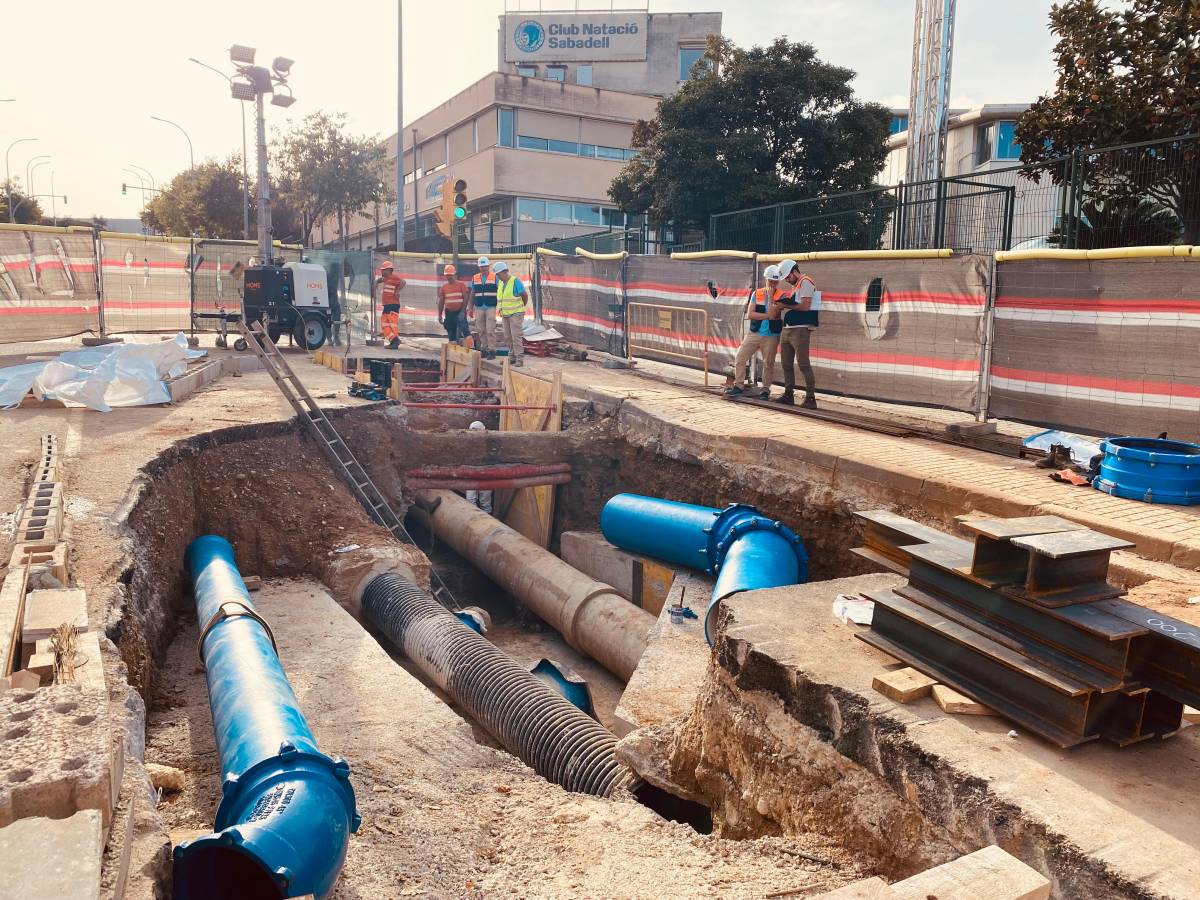 Renoven una de les principals canonades d'aigua potable de Sabadell