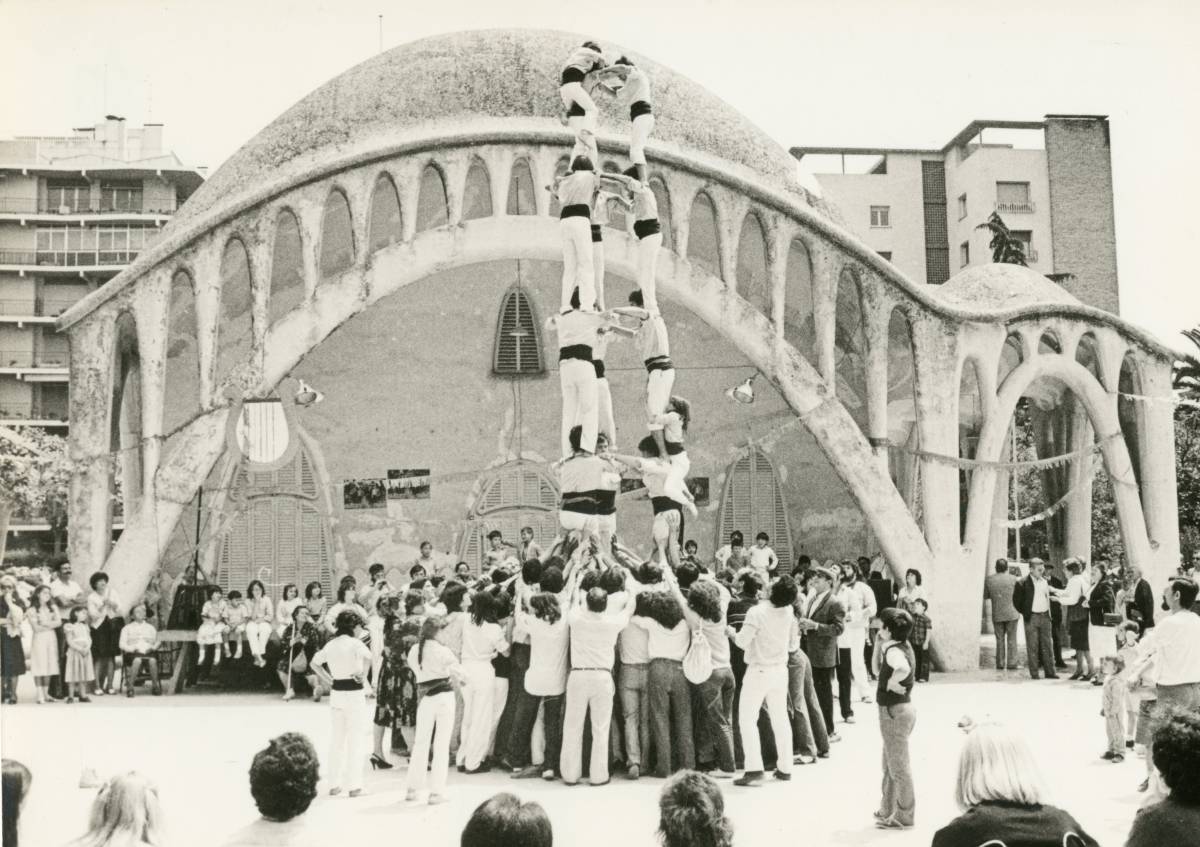 Un castell i una festa de primavera