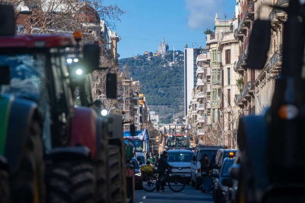 Els pagesos tornen a Barcelona amb una nova protesta: «És insostenible»