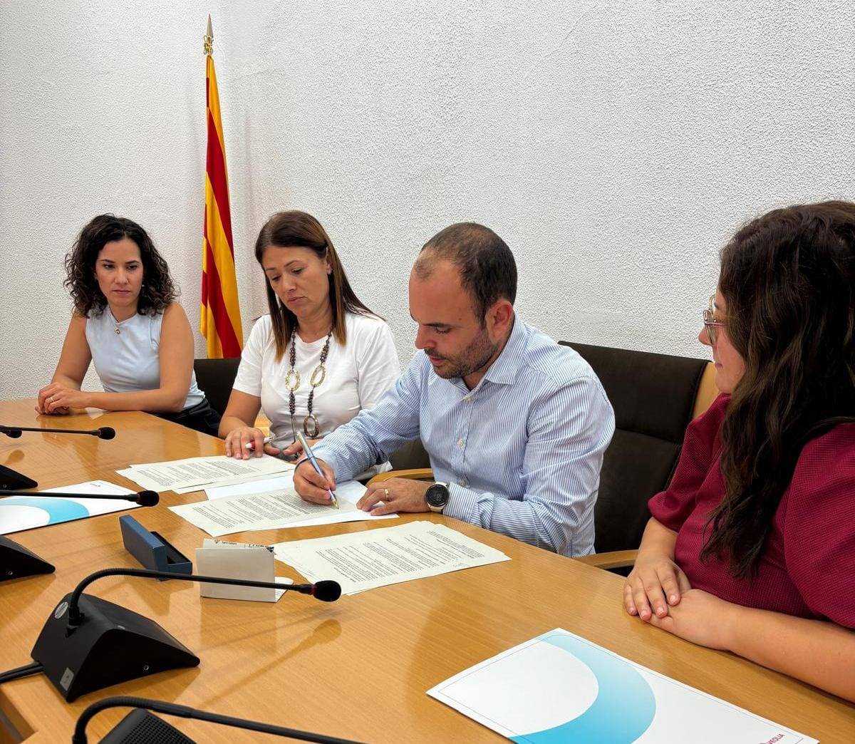 Sant Celoni firma un nou conveni pel dret a l'aigua de les persones vulnerables
