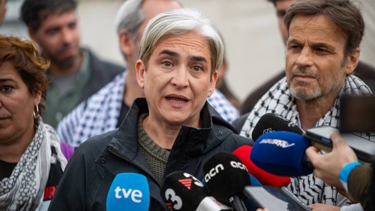 Colau demana a Sumar sortir del govern de coalició si el PSOE no rectifica el rumb en habitatge: «S'ha acabat»