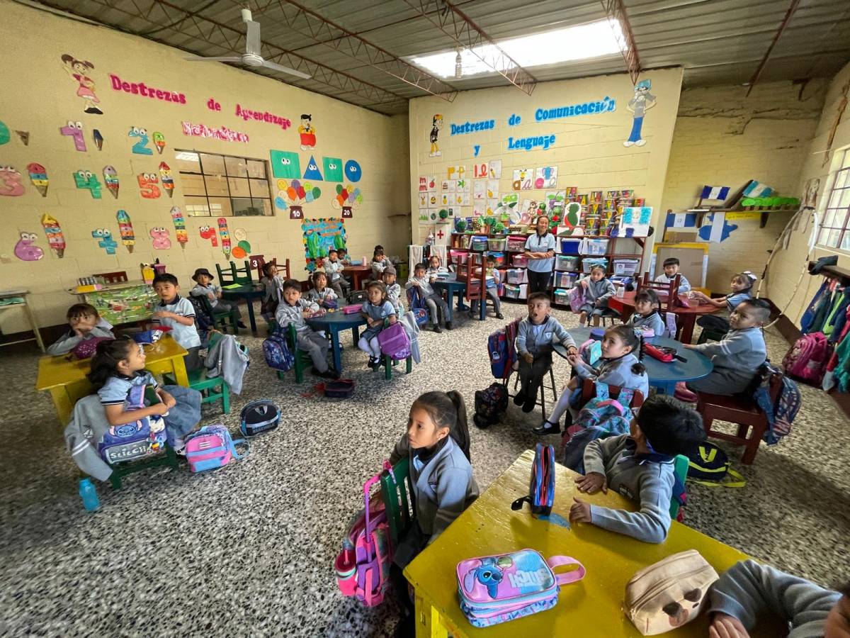 Visita a una de les escoles de Guatemala de l`ONG Oberts al Món - Cedida Visita a una de les escoles de Guatemala de l`ONG Oberts al Món