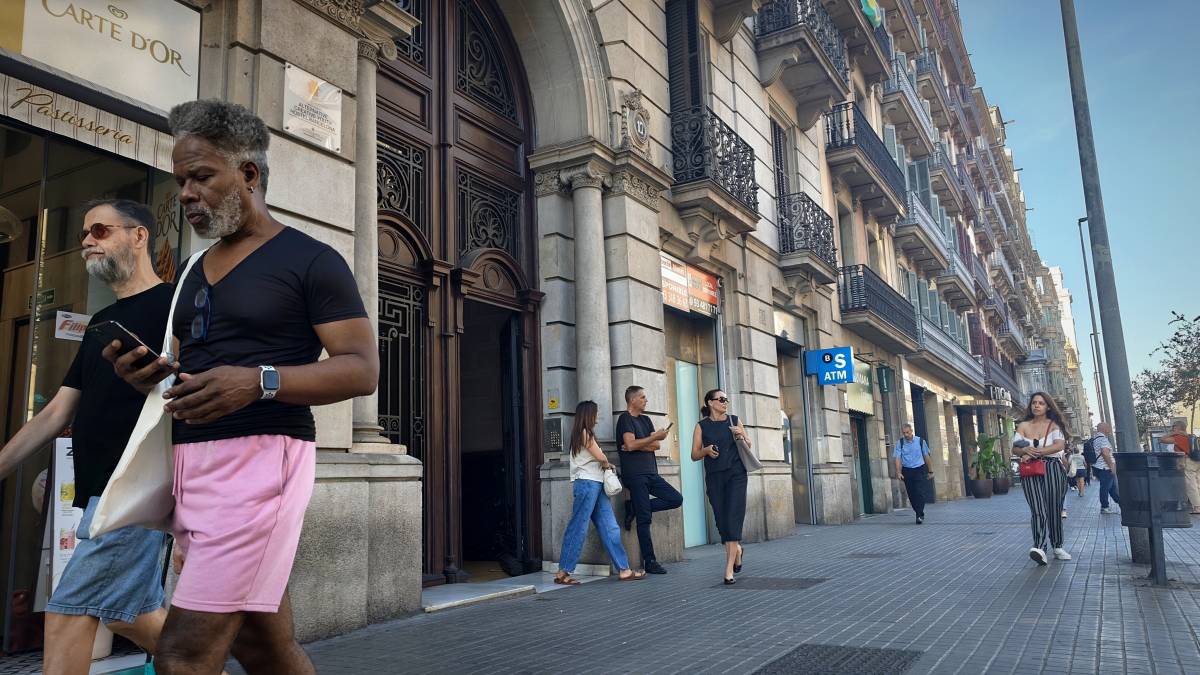 L'excepció de la taxa turística: Barcelona vol rebaixar l'impost als que s'allotgen als «hostels»