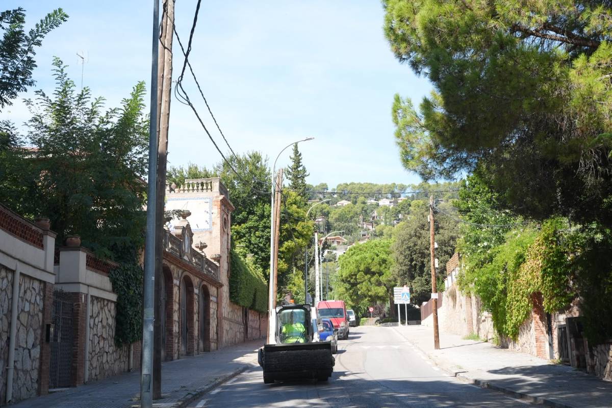 El cablejat elèctric visible a Sant Feliu del Racó
