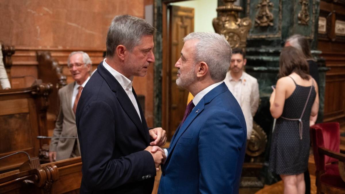 Collboni retoca la fiscalitat turística amb un pacte que suma també a Junts