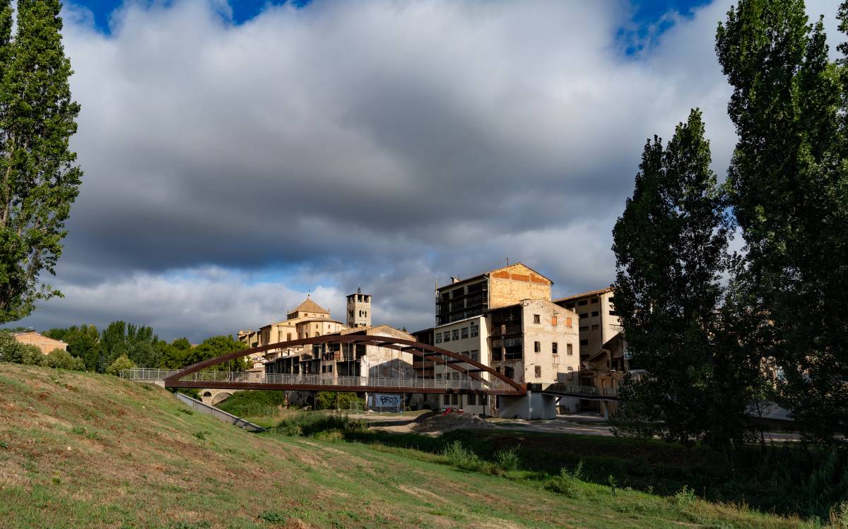 Els darrers compassos de l`estiu a Osona i el Lluçanès: sol i núvols a la ciutat de Vic.