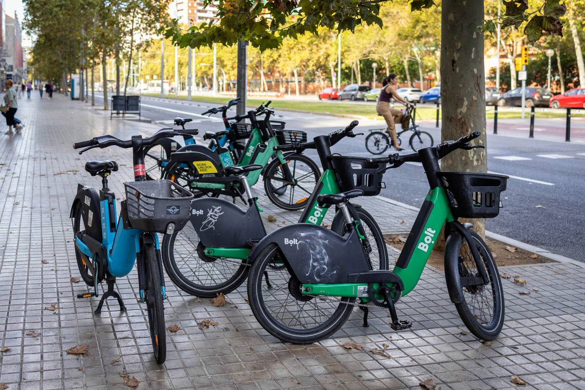 Els operadors privats de bicicletes compartides demanen dos anys més de llicència a Barcelona